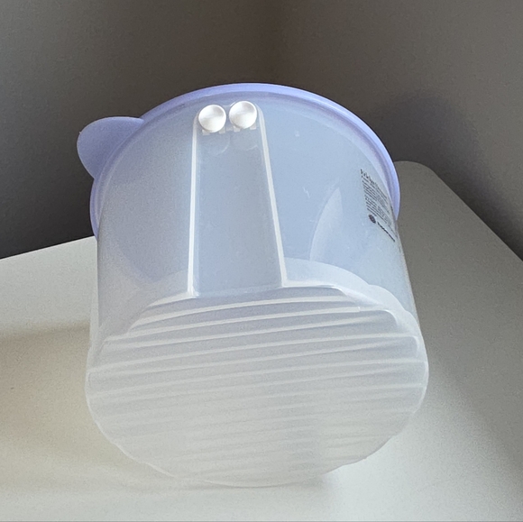 Tupperware FridgeSmart Lettuce Container - Picture 8 of 10